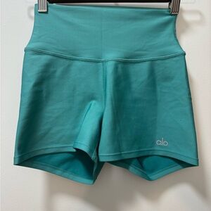ALO Yoga Green Athletic Shorts High-Waisted Compression